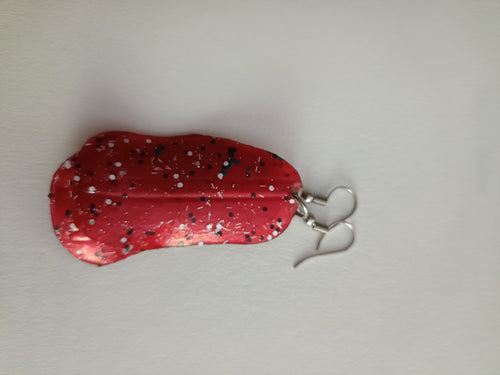 Orecchini di plastica riciclata
